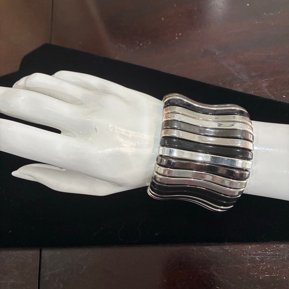 Wide Stretch Bracelet Silver Tone Black Wavy Link Unsigned